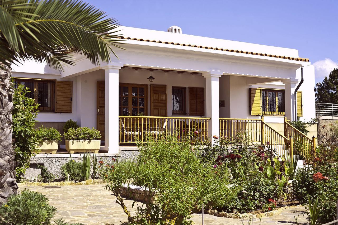 Holiday S'hort Des Baladres * Santa Eulària des Riu